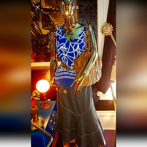 GORGEOUS Woman's Outfit. Skirt, Top, Belt, Plus Purse! All for Only $75! 🤩💖🥰 - Picture 1 of 5